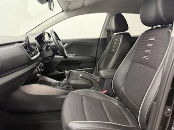 Used Kia Stonic 2023 for sale - 79868683: Photo