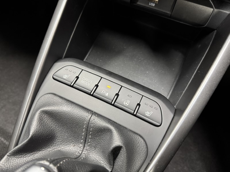 Used Kia Stonic 2023 for sale - 76922446: Photo 17