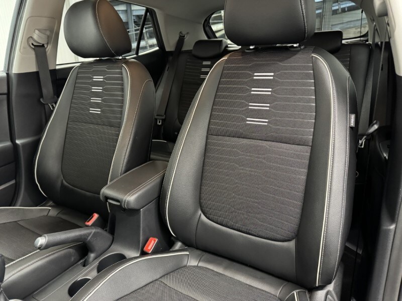 Used Kia Stonic 2023 for sale - 78067156: Photo 29