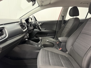 Used Kia Stonic 2023 for sale - 79340544: Photo