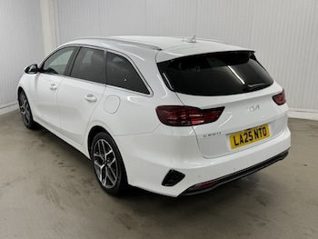 Used Kia Ceed 2025 for sale - 77459858: Photo