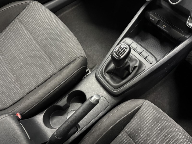 Used Kia Stonic 2023 for sale - 77918117: Photo 15