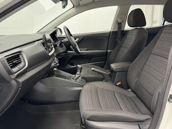 Used Kia Stonic 2023 for sale - 77918117: Photo