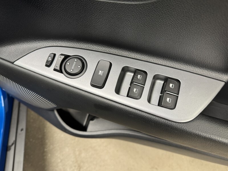 Used Kia Stonic 2024 for sale - 77834025: Photo 25