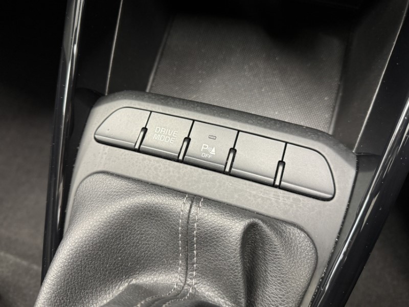 Used Kia Stonic 2023 for sale - 77950817: Photo 17