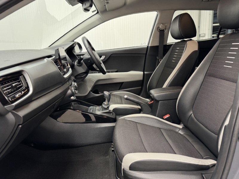 Used Kia Stonic 2023 for sale - 77950817: Photo 4