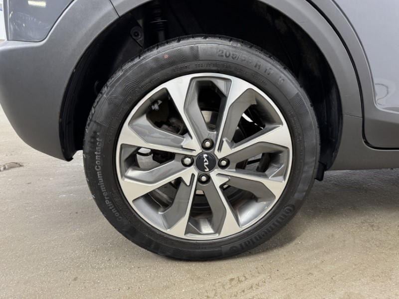 Used Kia Stonic 2023 for sale - 77950817: Photo 9