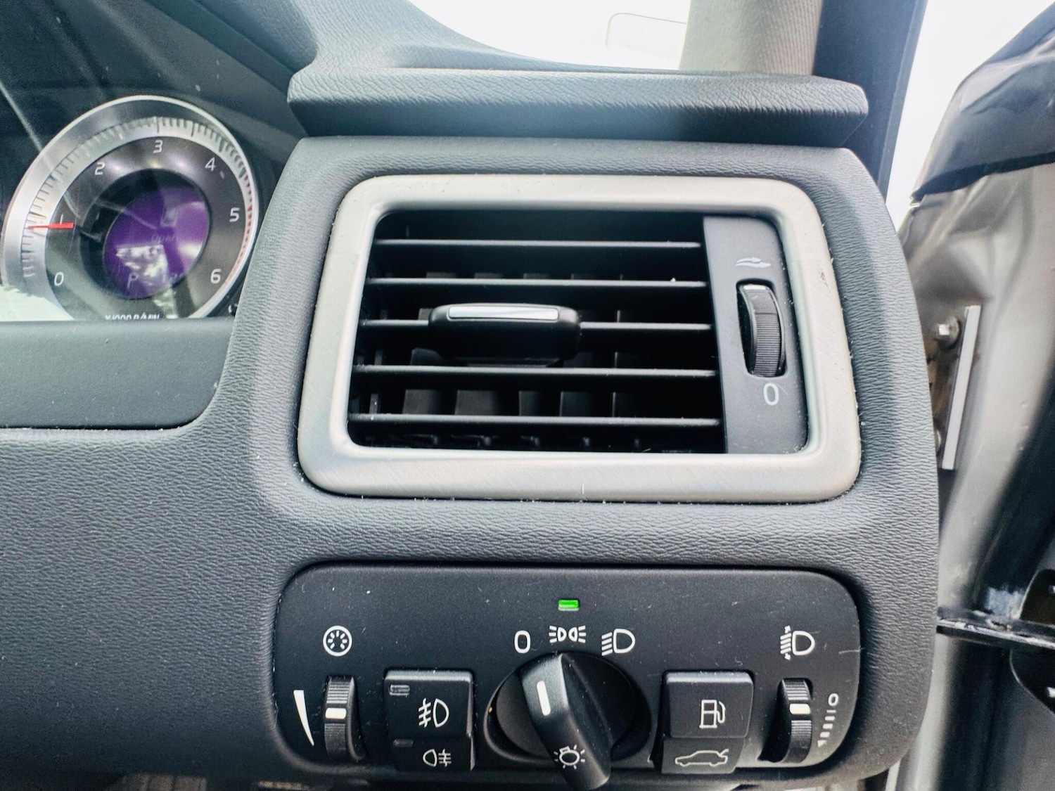 Used Volvo S80 2012 for sale - 76348907: Photo 30