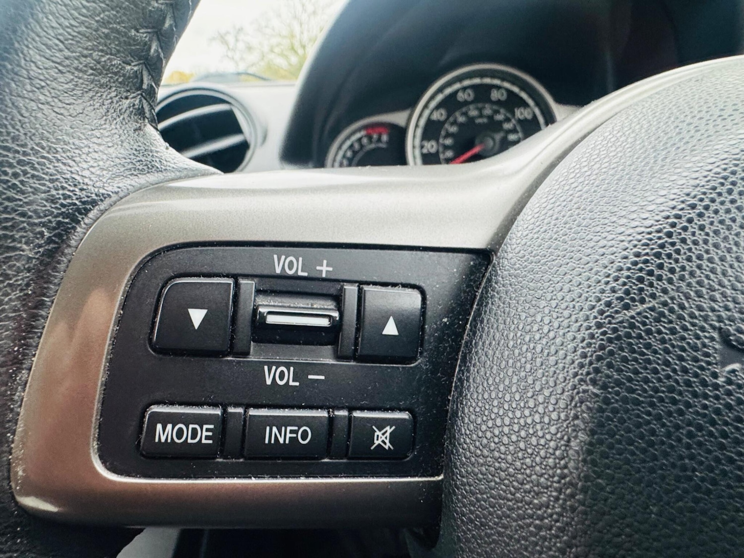 Used Mazda Mazda2 for sale - 77242724: Photo 35