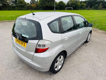 Used Honda Jazz 2009 for sale - 76260192: Photo 2