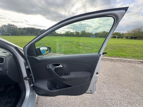 Used Volkswagen Polo 2010 for sale - 76201111: Photo 20