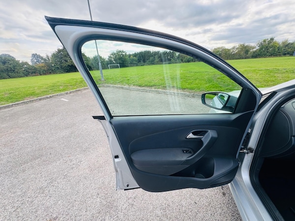 Used Volkswagen Polo 2010 for sale - 76201111: Photo 27