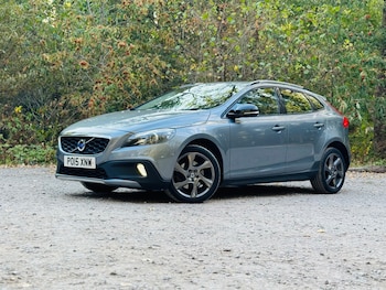 Used Volvo V40 2015 for sale - 79612776: Photo
