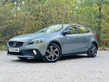 Used Volvo V40 2015 for sale - 79612776: Photo