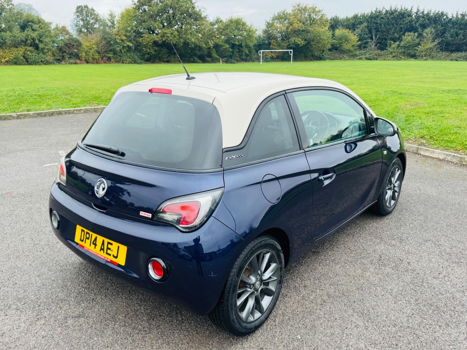 Used Vauxhall ADAM 2014 for sale - 76850139: Photo 2