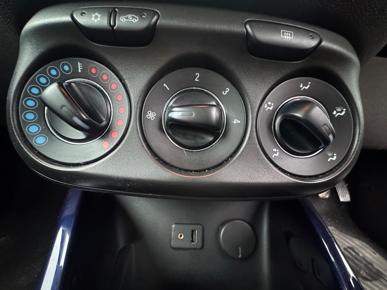 Used Vauxhall ADAM 2014 for sale - 76850139: Photo 33