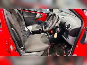 Used Toyota AYGO 2010 for sale - 77721828: Photo