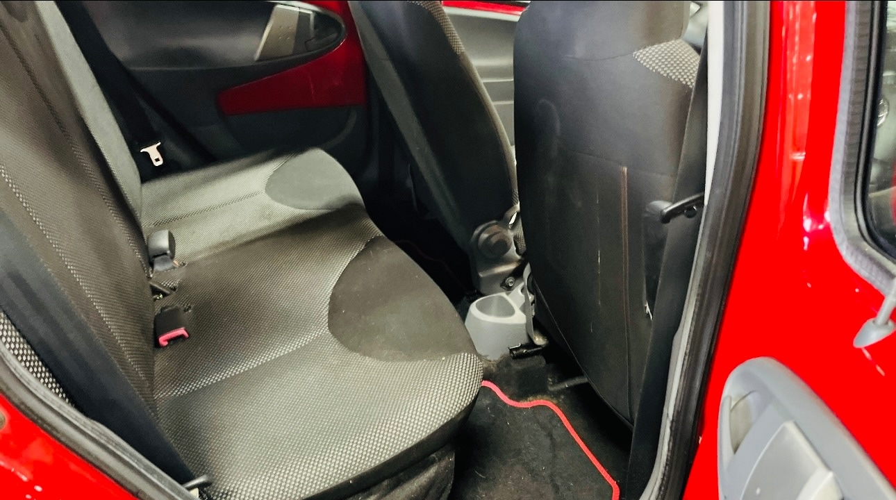 Used Toyota AYGO 2010 for sale - 77721828: Photo 9