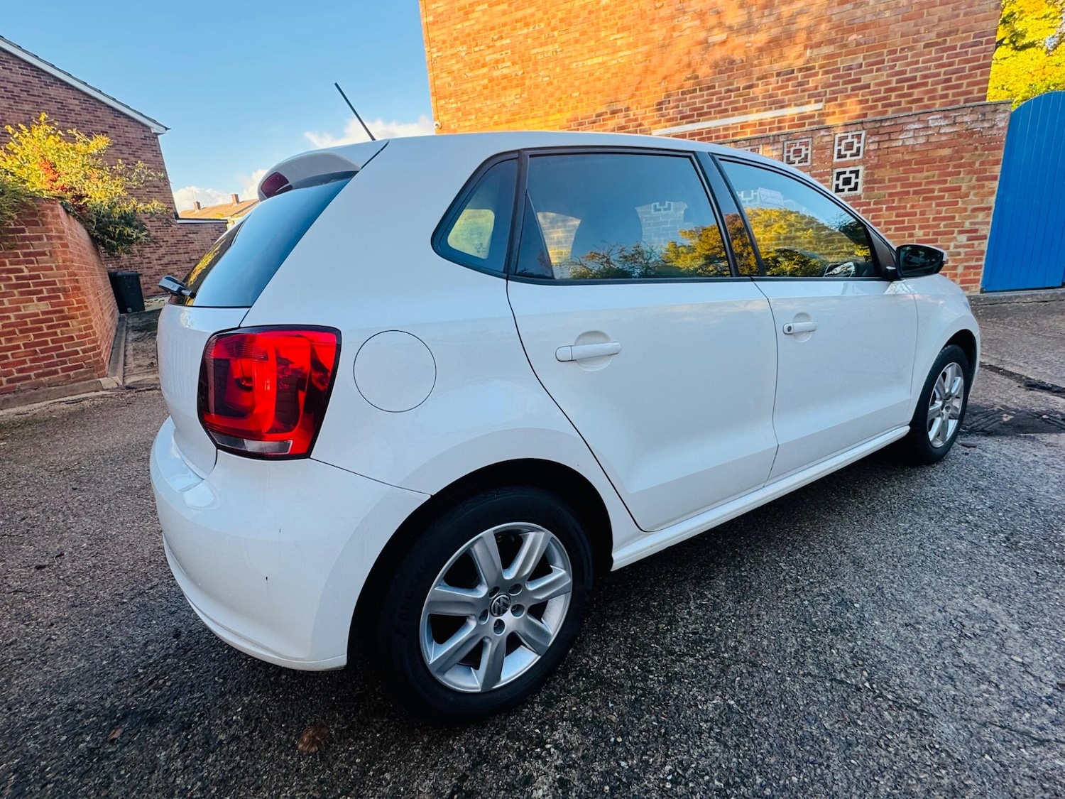 Used Volkswagen Polo 2012 for sale - 76408710: Photo 2