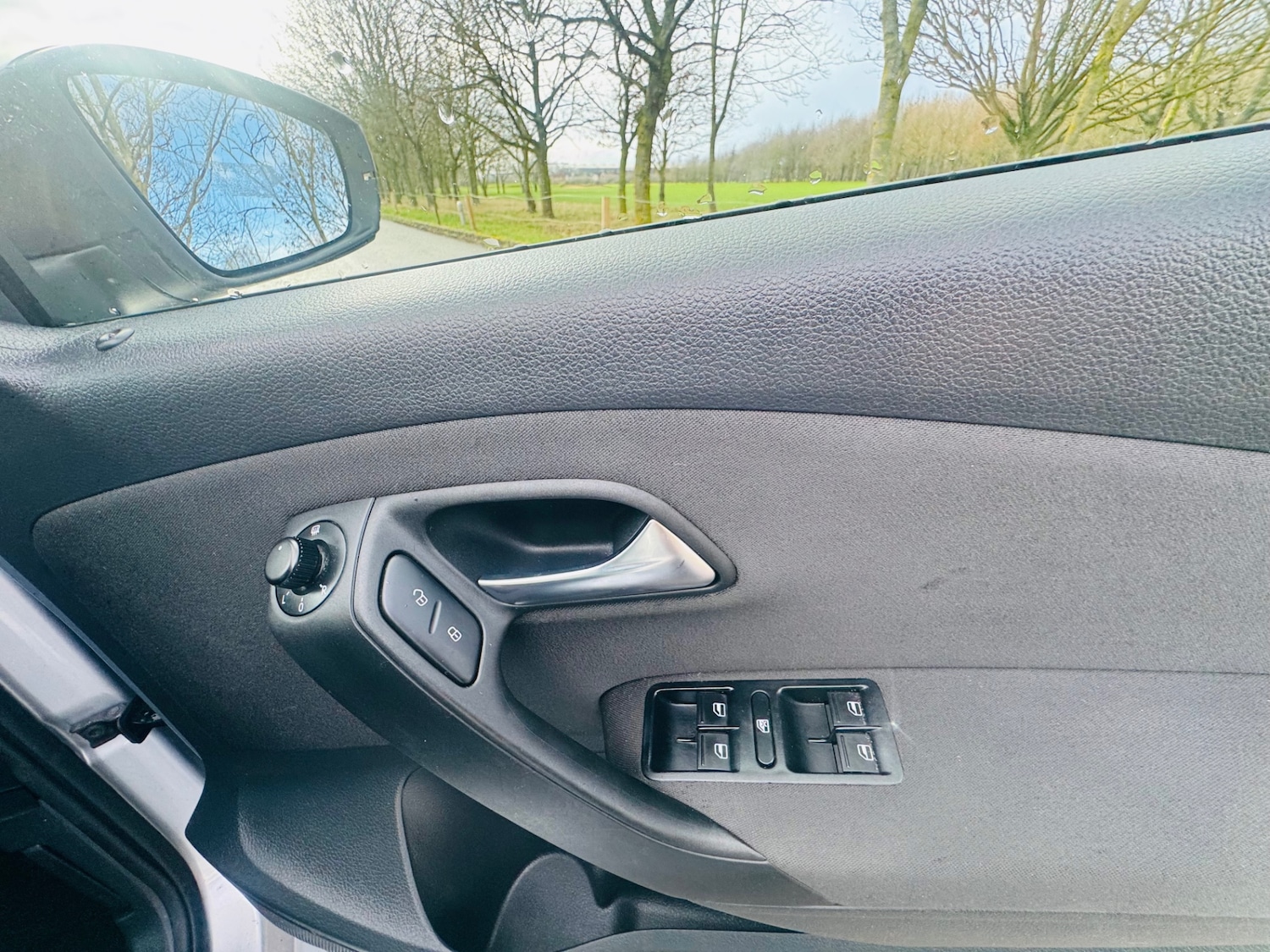 Used Volkswagen Polo 2011 for sale - 77565184: Photo 33