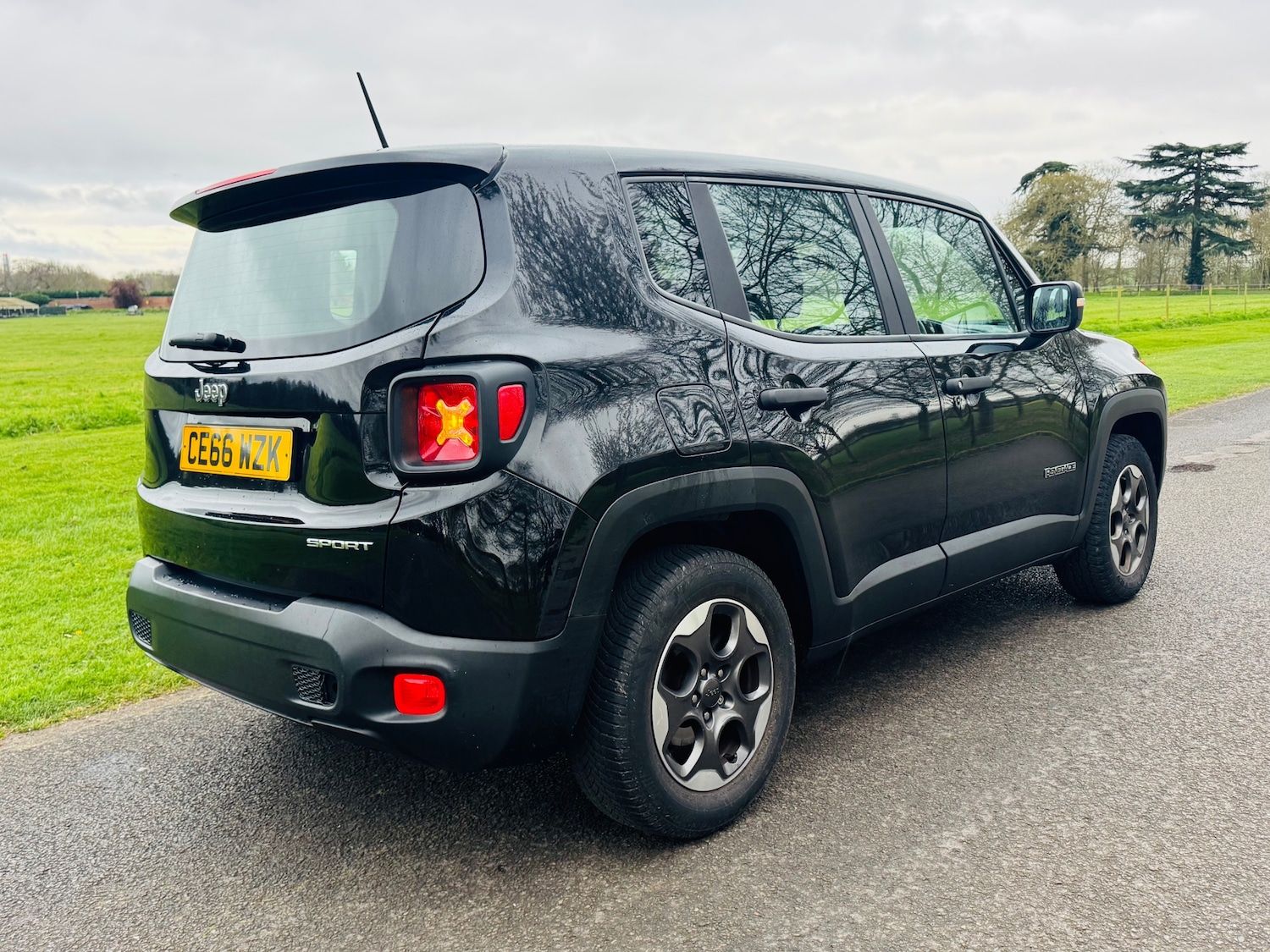Used Jeep Renegade 2016 for sale - 78062040: Photo 2