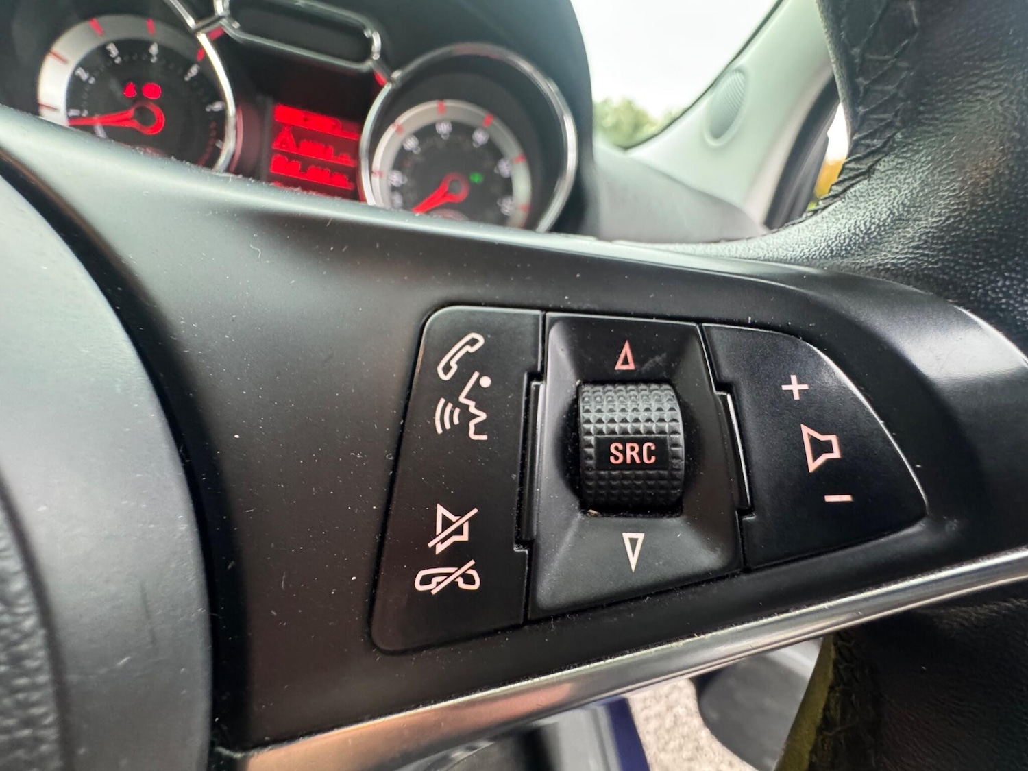 Used Vauxhall ADAM 2014 for sale - 77166776: Photo 26