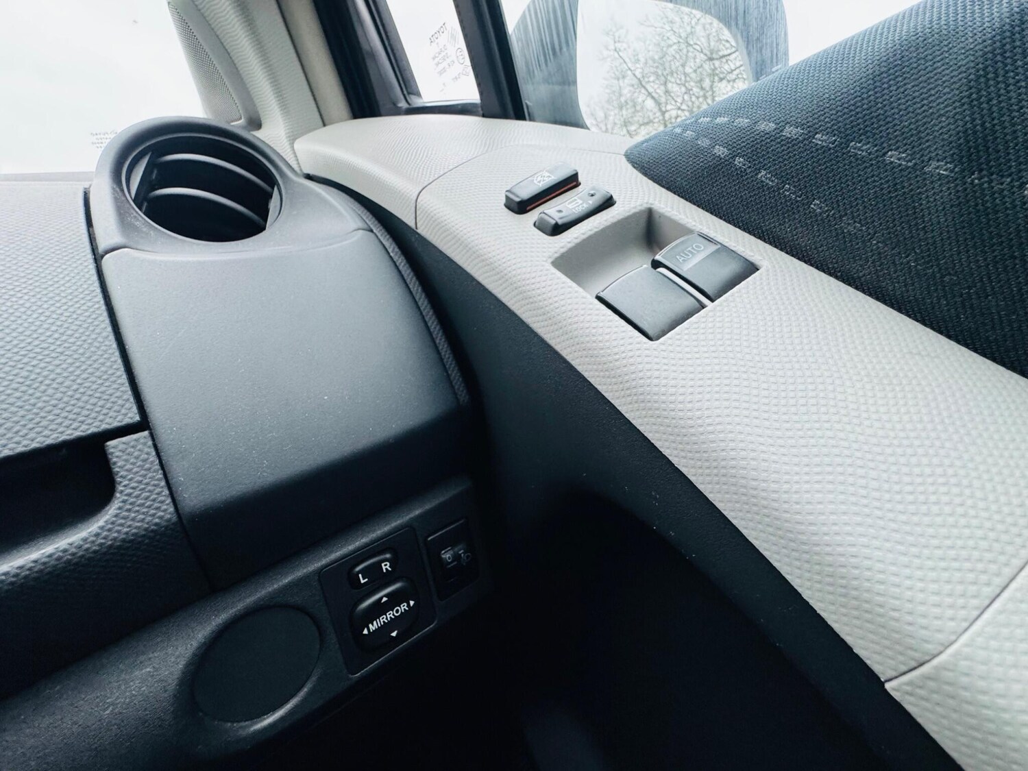 Used Toyota Yaris 2008 for sale - 77242358: Photo 37