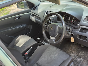Used Suzuki Swift 2012 for sale - 79114785: Photo