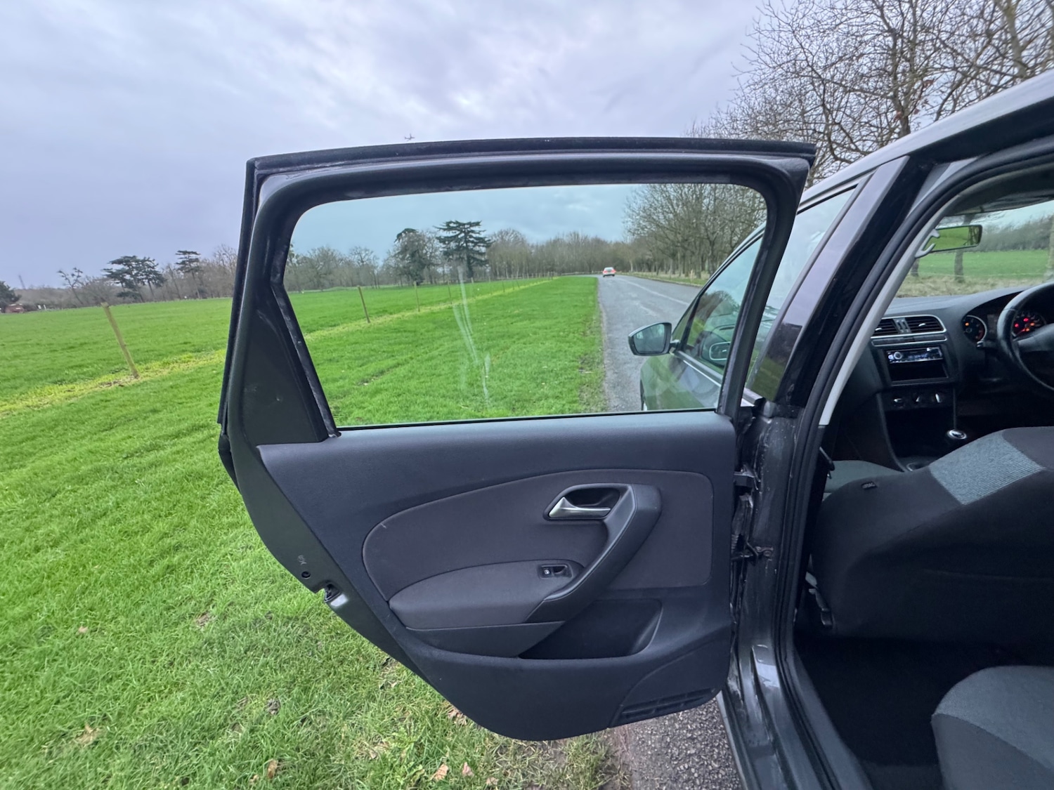 Used Volkswagen Polo 2011 for sale - 77545478: Photo 25