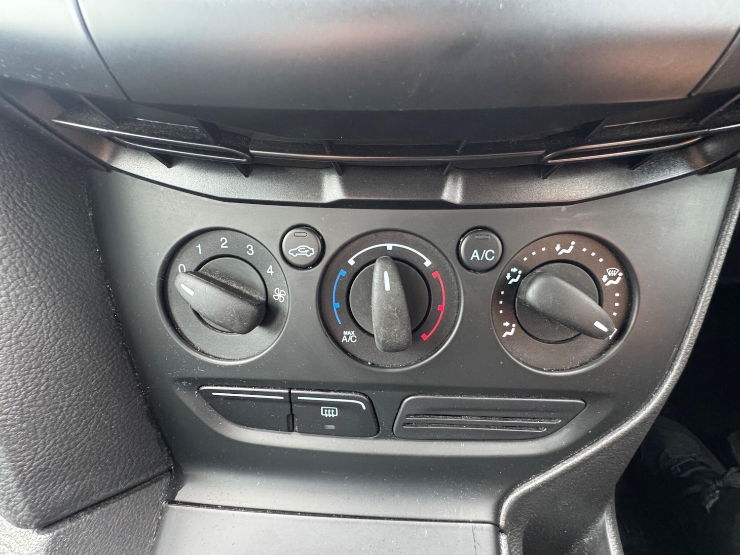 Used Ford Focus 2013 for sale - 76633151: Photo 32