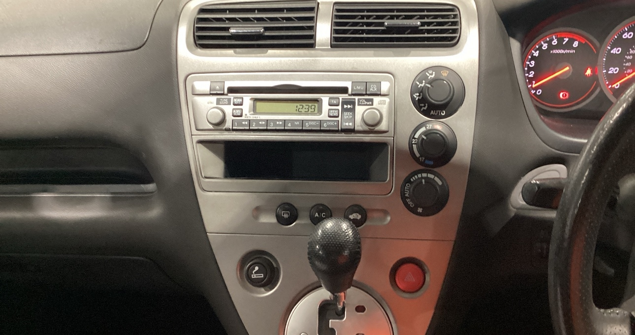 Used Honda Civic 2004 for sale - 77546109: Photo 3