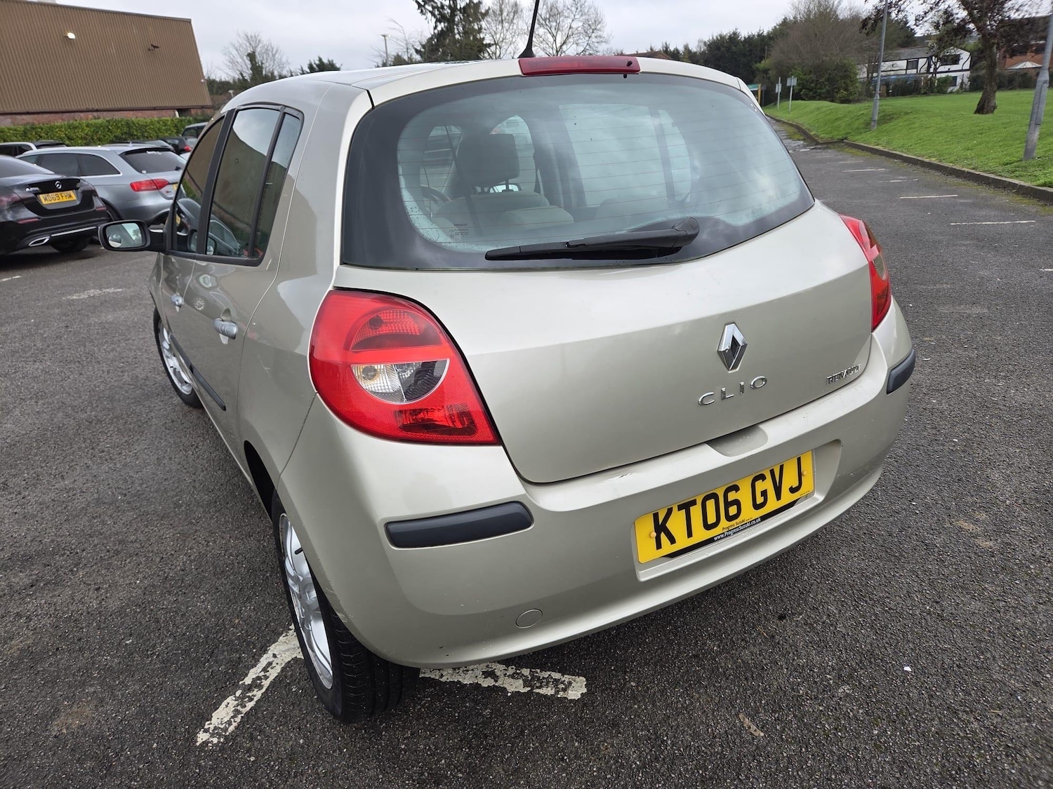 Used Renault Clio 2006 for sale - 77574232: Photo 2