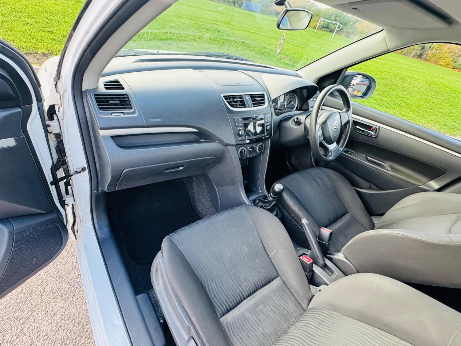 Used Suzuki Swift 2012 for sale - 76485119: Photo 23