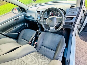 Used Suzuki Swift 2012 for sale - 76485119: Photo