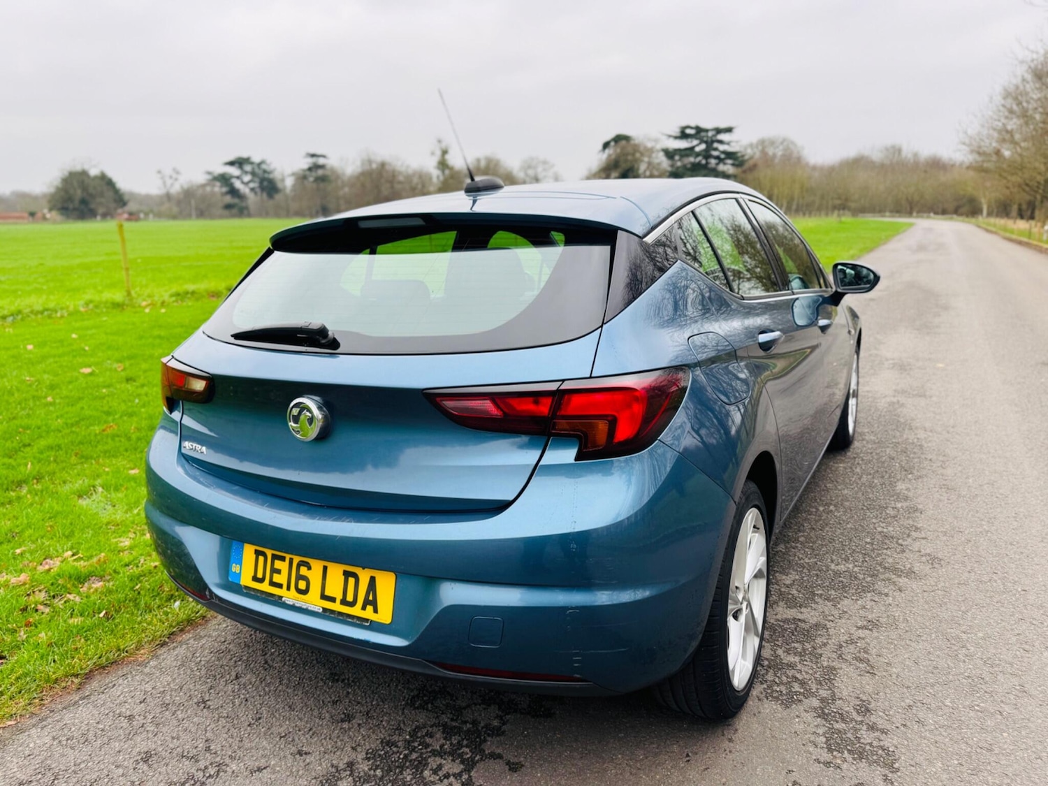 Used Vauxhall Astra 2016 for sale - 77052491: Photo 2