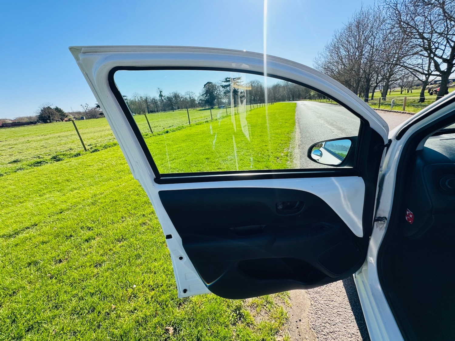 Used Toyota AYGO 2014 for sale - 77983610: Photo 28