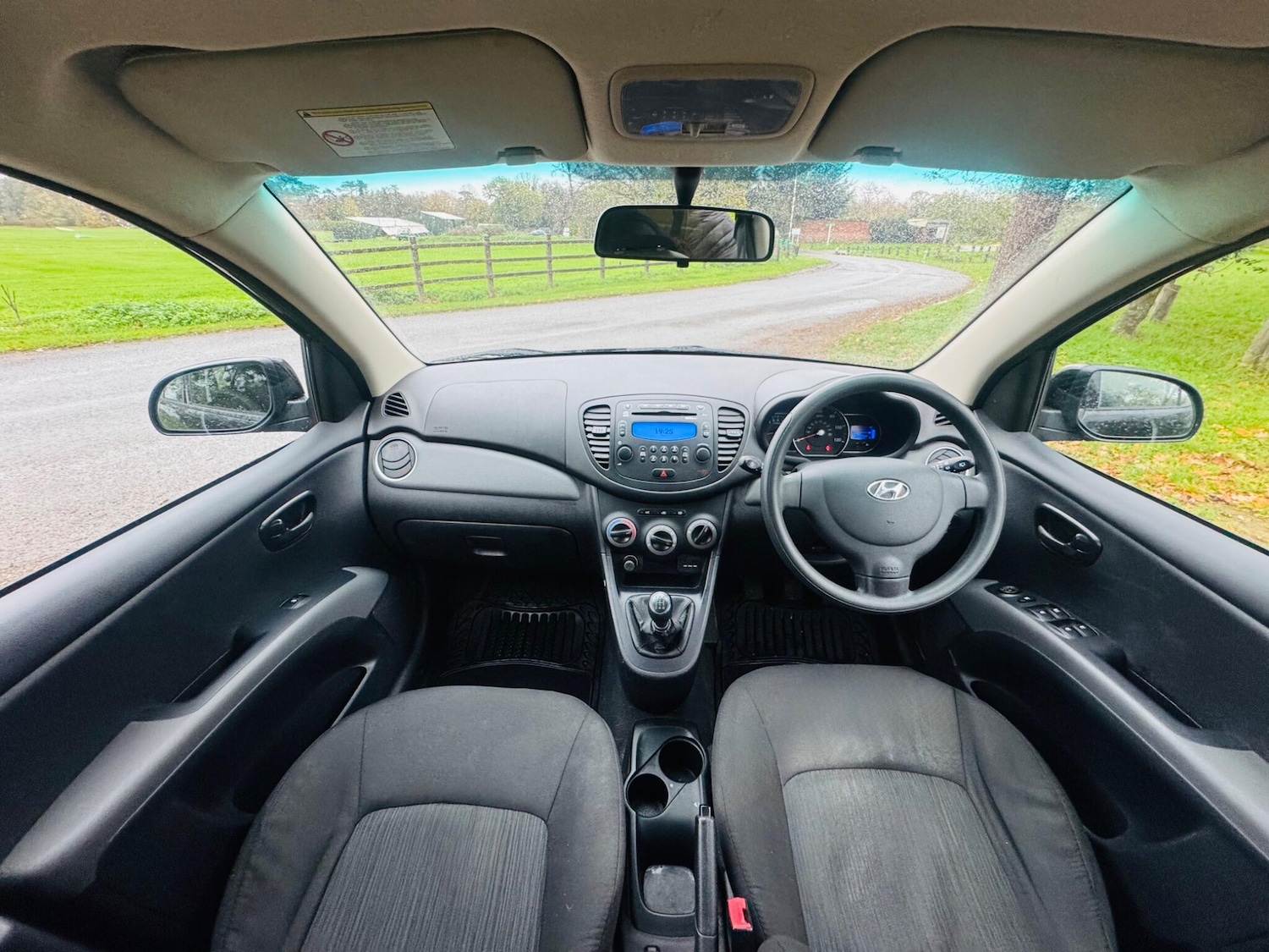 Used Hyundai i10 2011 for sale - 77396454: Photo 29