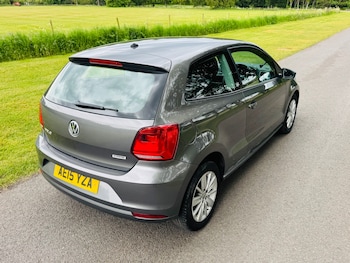 Used Volkswagen Polo 2015 for sale - 78612533: Photo