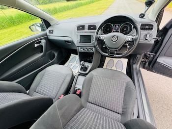 Used Volkswagen Polo 2015 for sale - 78612533: Photo