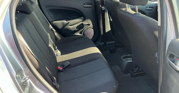 Used Mazda Mazda2 2011 for sale - 76306186: Photo 7