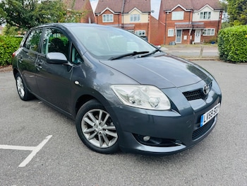 Toyota - Auris