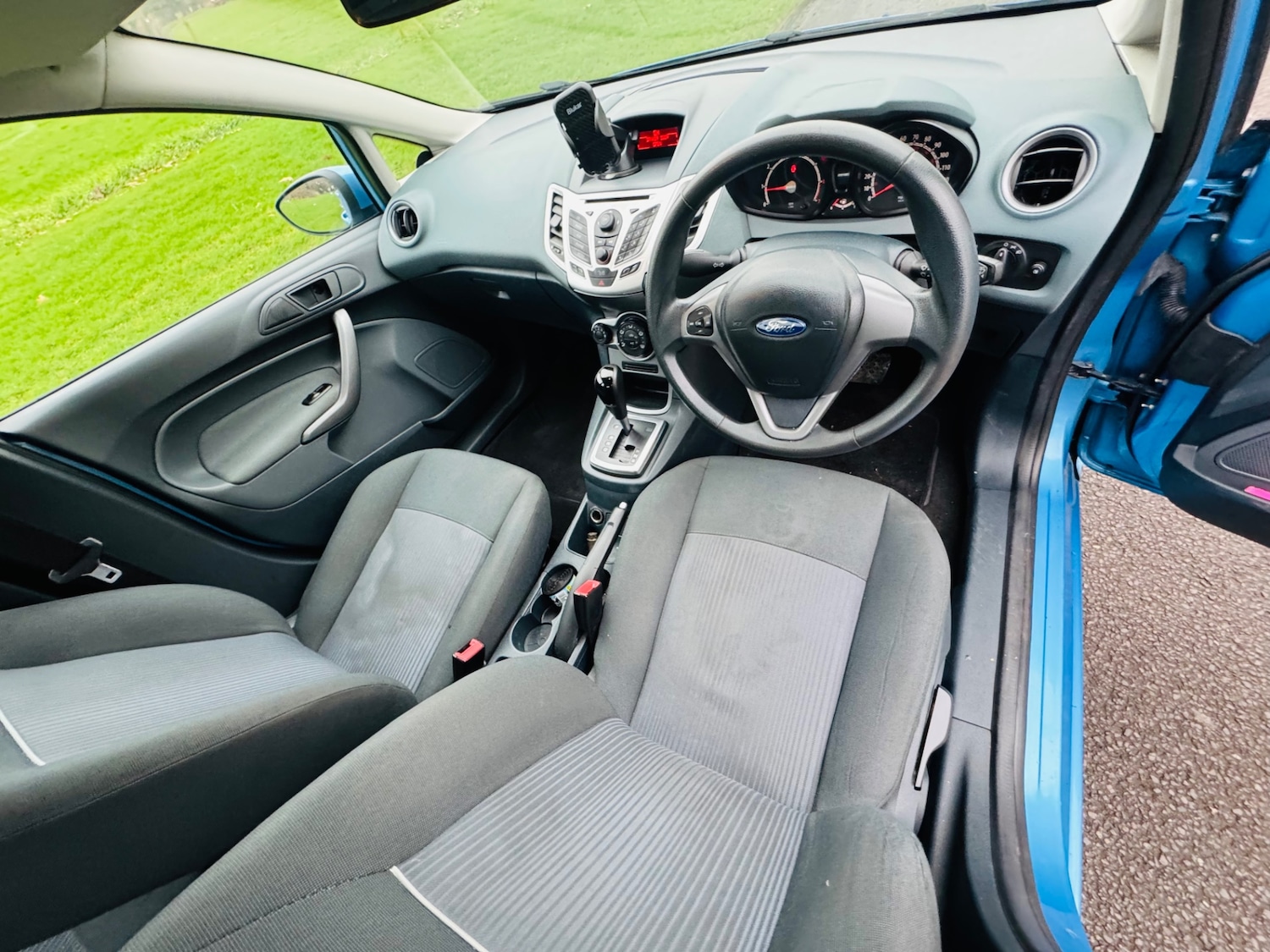 Used Ford Fiesta 2010 for sale - 77564575: Photo 24