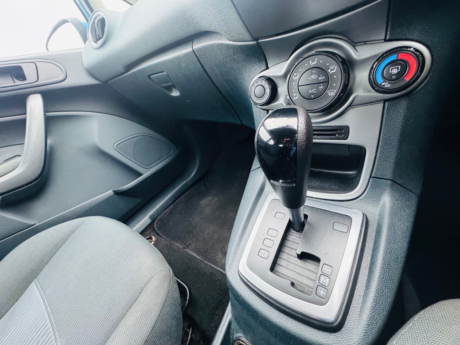 Used Ford Fiesta 2010 for sale - 77564575: Photo 38