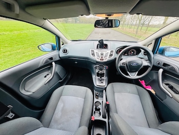 Used Ford Fiesta 2010 for sale - 77564575: Photo