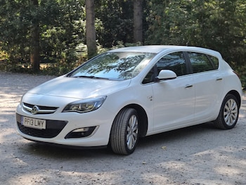Used Vauxhall Astra 2013 for sale - 79357589: Photo