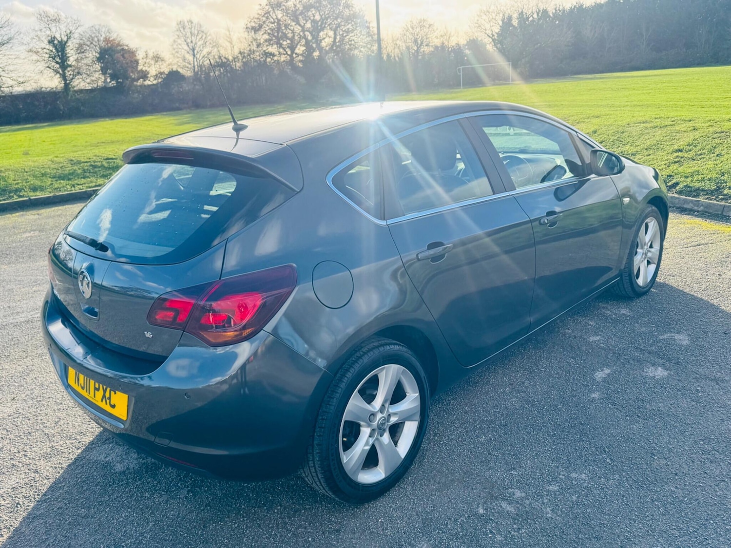 Used Vauxhall Astra 2011 for sale - 76913704: Photo 2