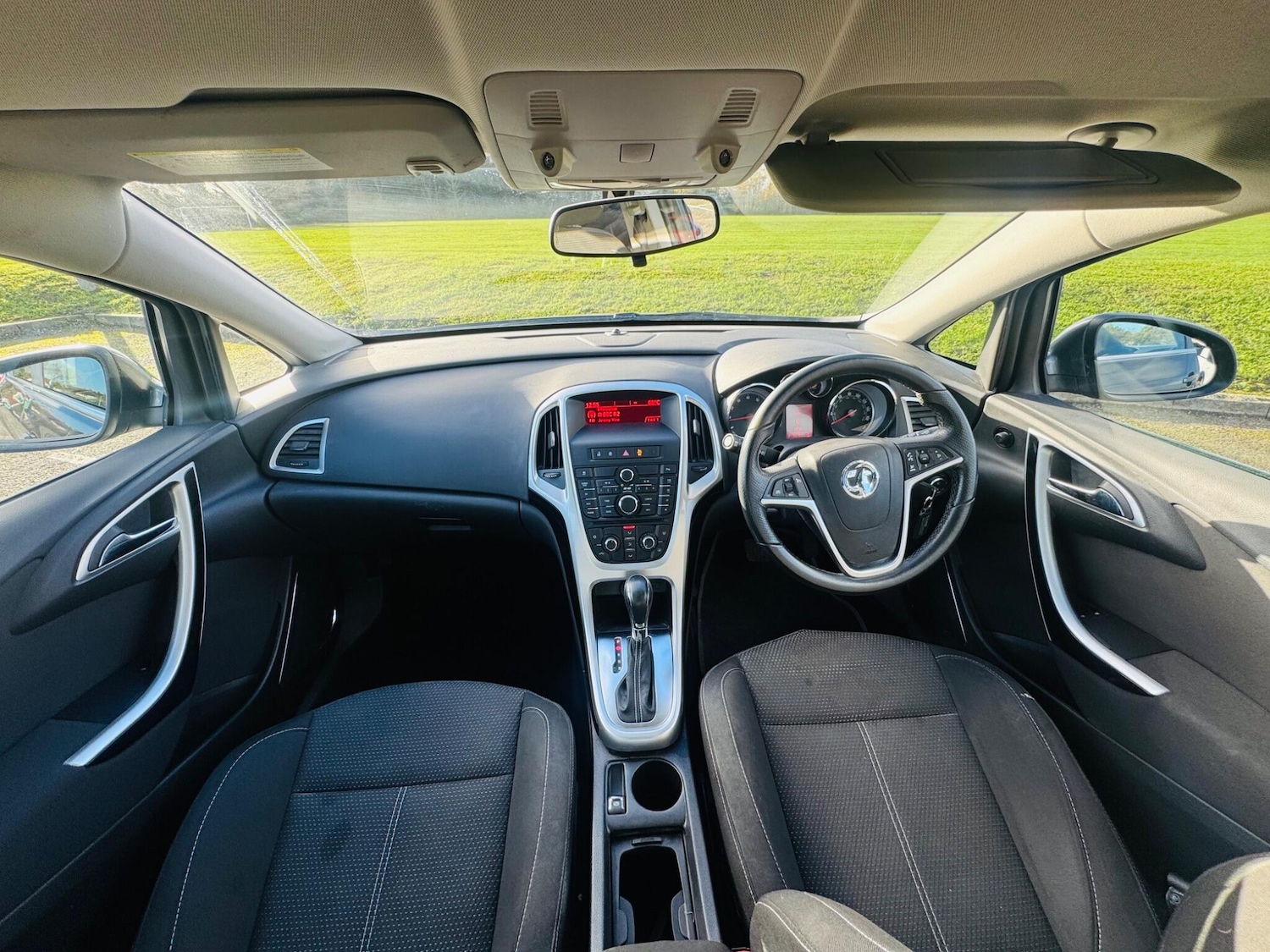 Used Vauxhall Astra 2011 for sale - 76913704: Photo 3