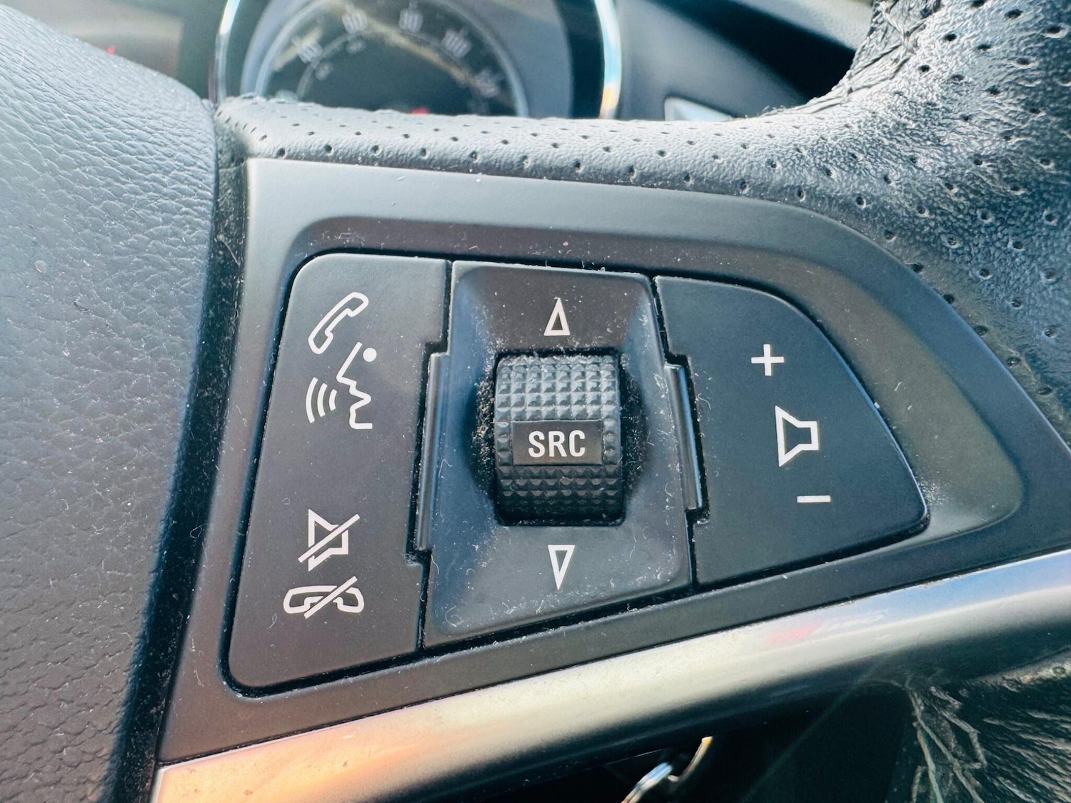 Used Vauxhall Astra 2011 for sale - 76913704: Photo 37