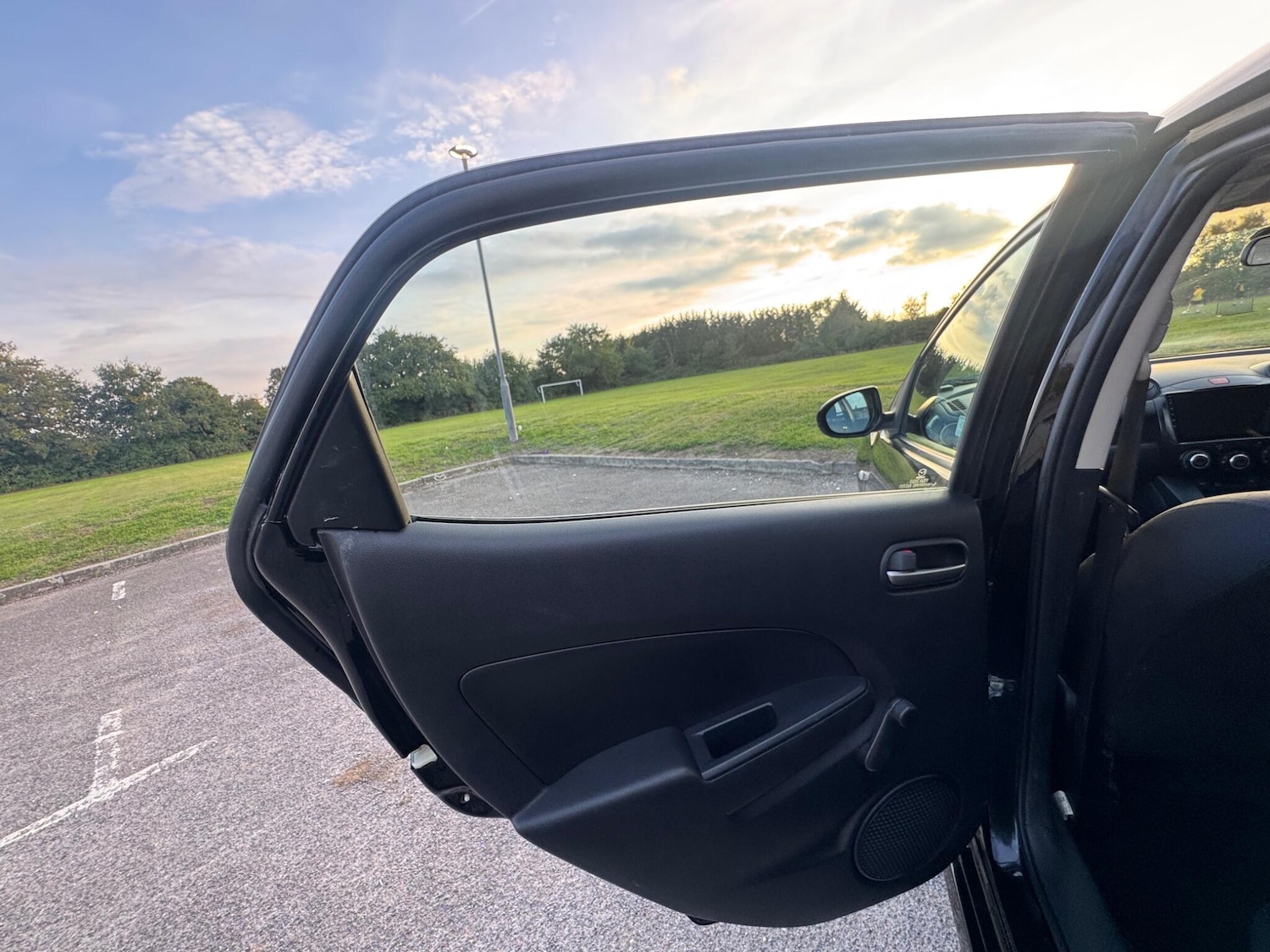 Used Mazda Mazda2 2011 for sale - 76409409: Photo 28