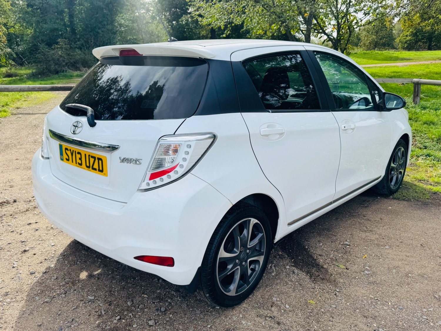 Used Toyota Yaris 2013 for sale - 76440542: Photo 12